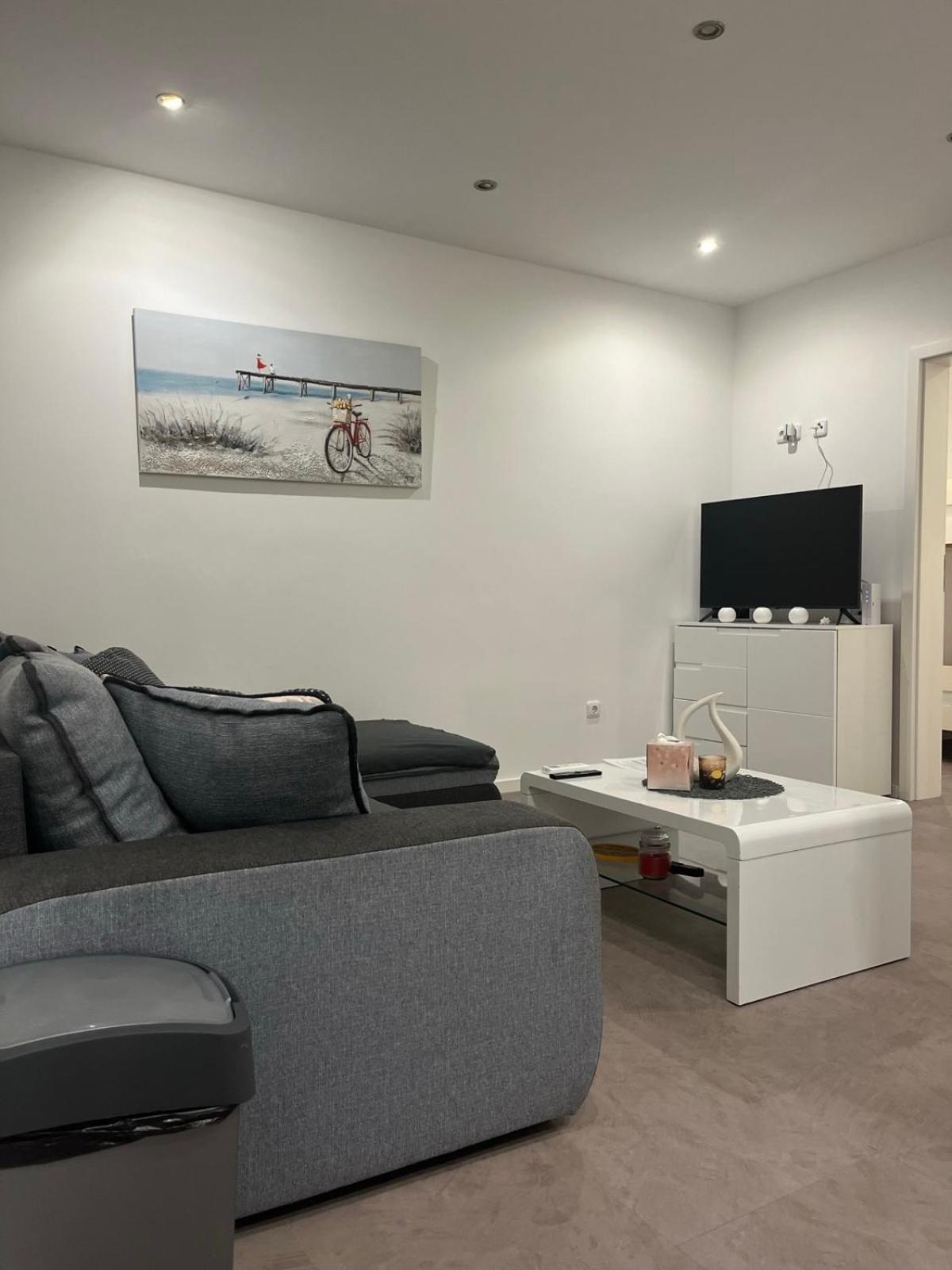Sinisa Apartman Vir Exterior photo